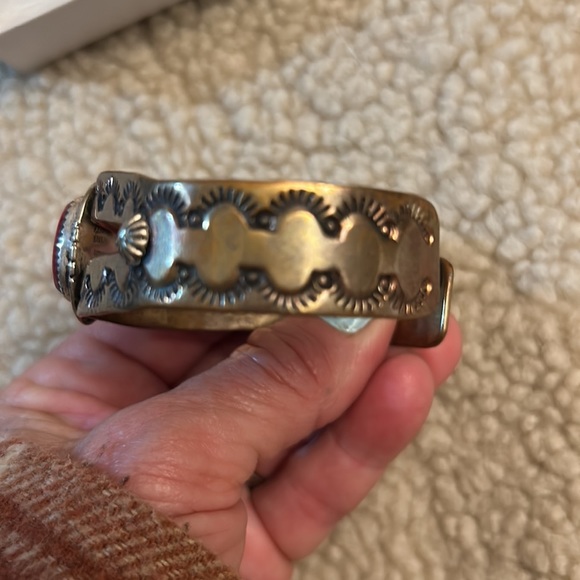 Vintage Navajo Sterling bracelet/cuff and earrings with stones - Picture 10 of 15